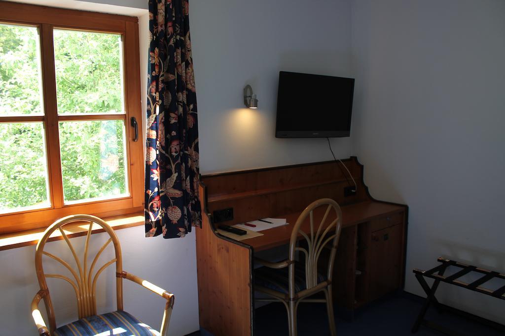 Höfler 3*
